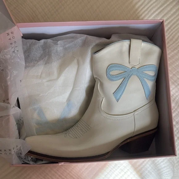 Marfa Cream and Blue Ankle Boots with Bow Detail - Picture 3 of 13